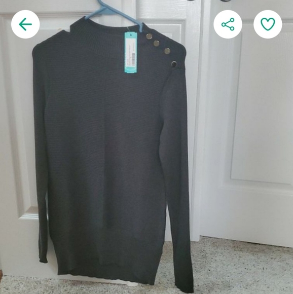 Tops - Picture 2 of 4